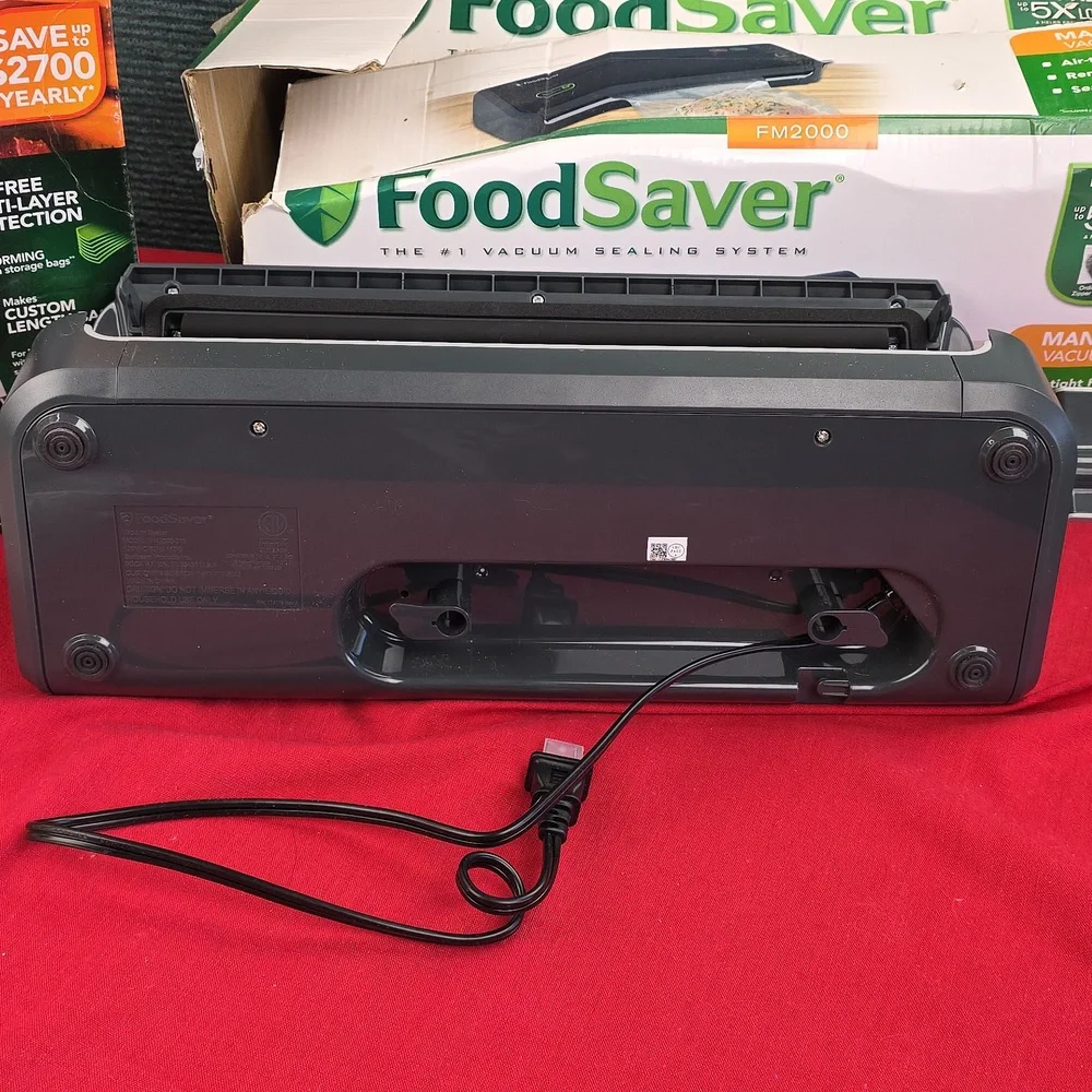 FoodSaver Heat Sealing Food Storage Starter Kit Plus Extra Box Of Bags